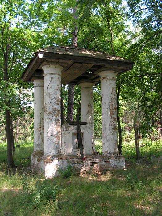  Osowa, wieś   (Widzibór sielsowiet  ). Osowa.Pomnik Ordy na cmentarzu katolickim.Remont tego pomnika wykonali parafianie w 2010 r.
